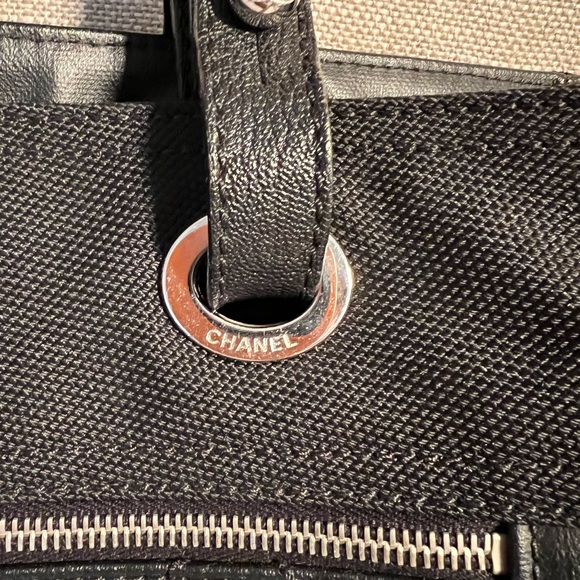 Excellent Condition Authentic Chanel Biarritz Tote with pouch - Picture 3 of 13